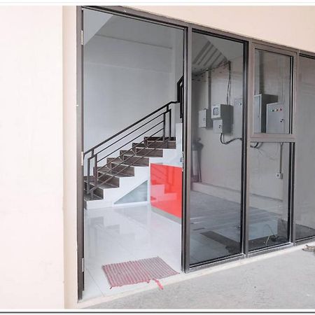 เรดดอร์ซ ใกล้โกตาตูอา 2 Hotel จาการ์ตา ภายนอก รูปภาพ