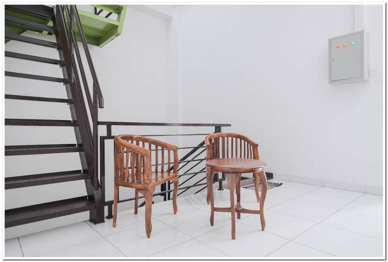 เรดดอร์ซ ใกล้โกตาตูอา 2 Hotel จาการ์ตา ภายนอก รูปภาพ