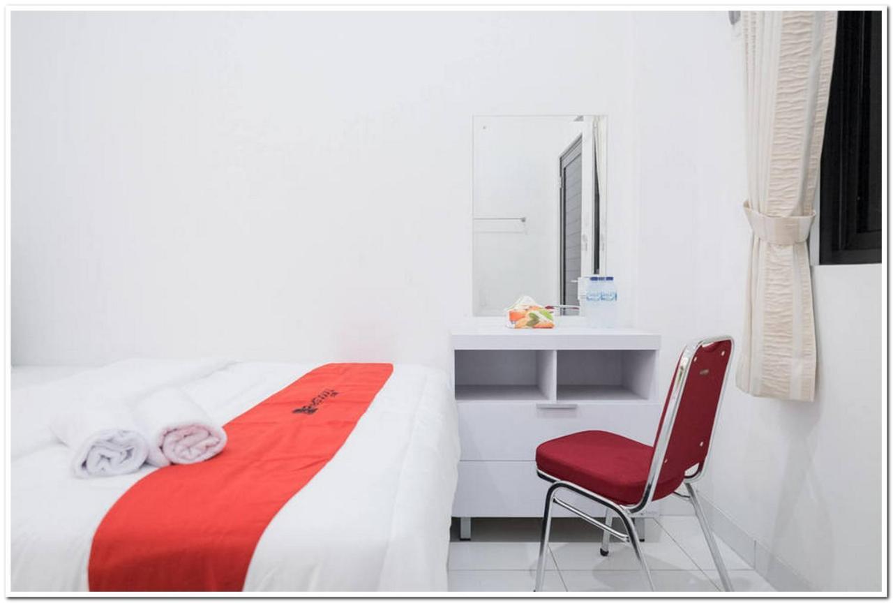 เรดดอร์ซ ใกล้โกตาตูอา 2 Hotel จาการ์ตา ภายนอก รูปภาพ