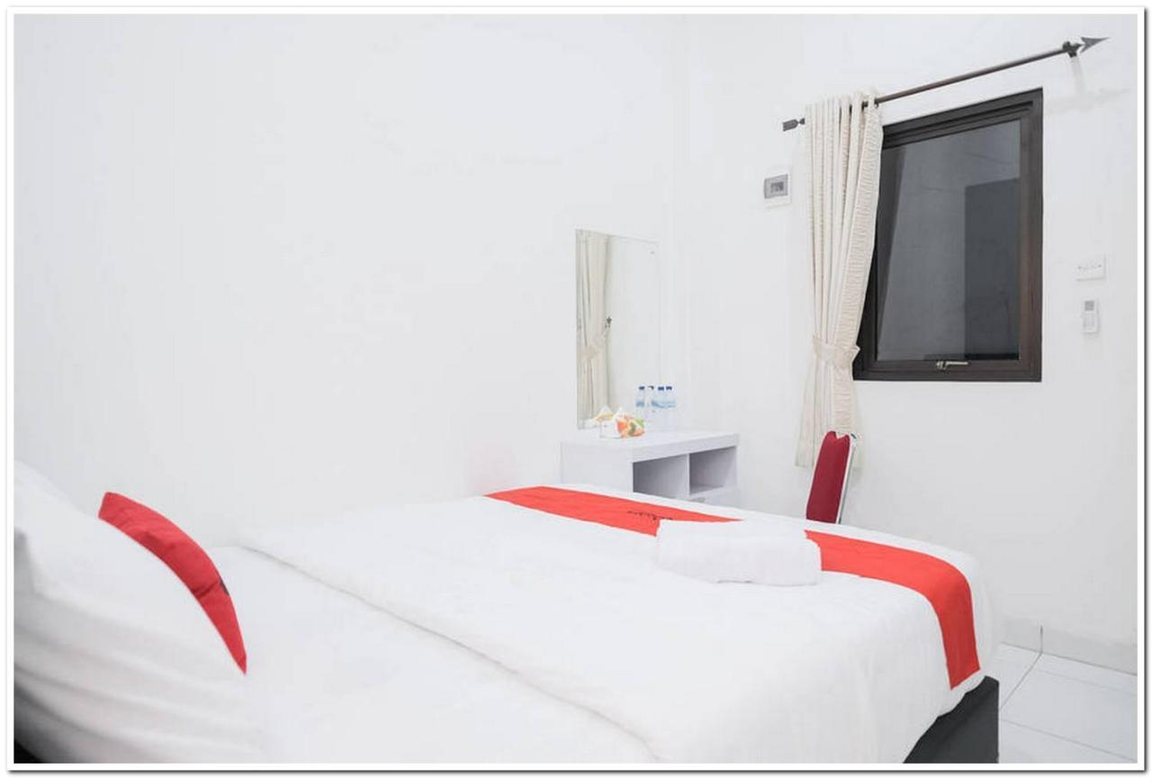 เรดดอร์ซ ใกล้โกตาตูอา 2 Hotel จาการ์ตา ภายนอก รูปภาพ