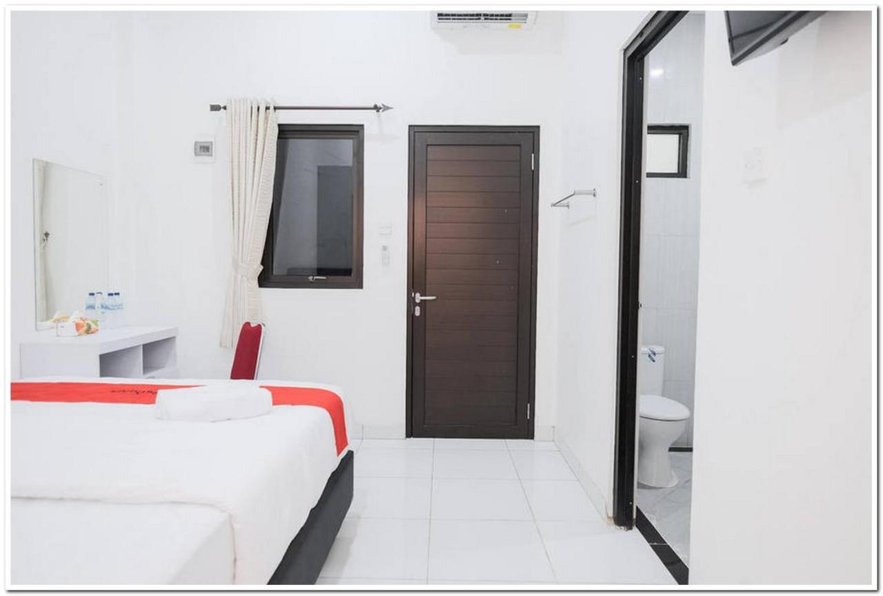 เรดดอร์ซ ใกล้โกตาตูอา 2 Hotel จาการ์ตา ภายนอก รูปภาพ