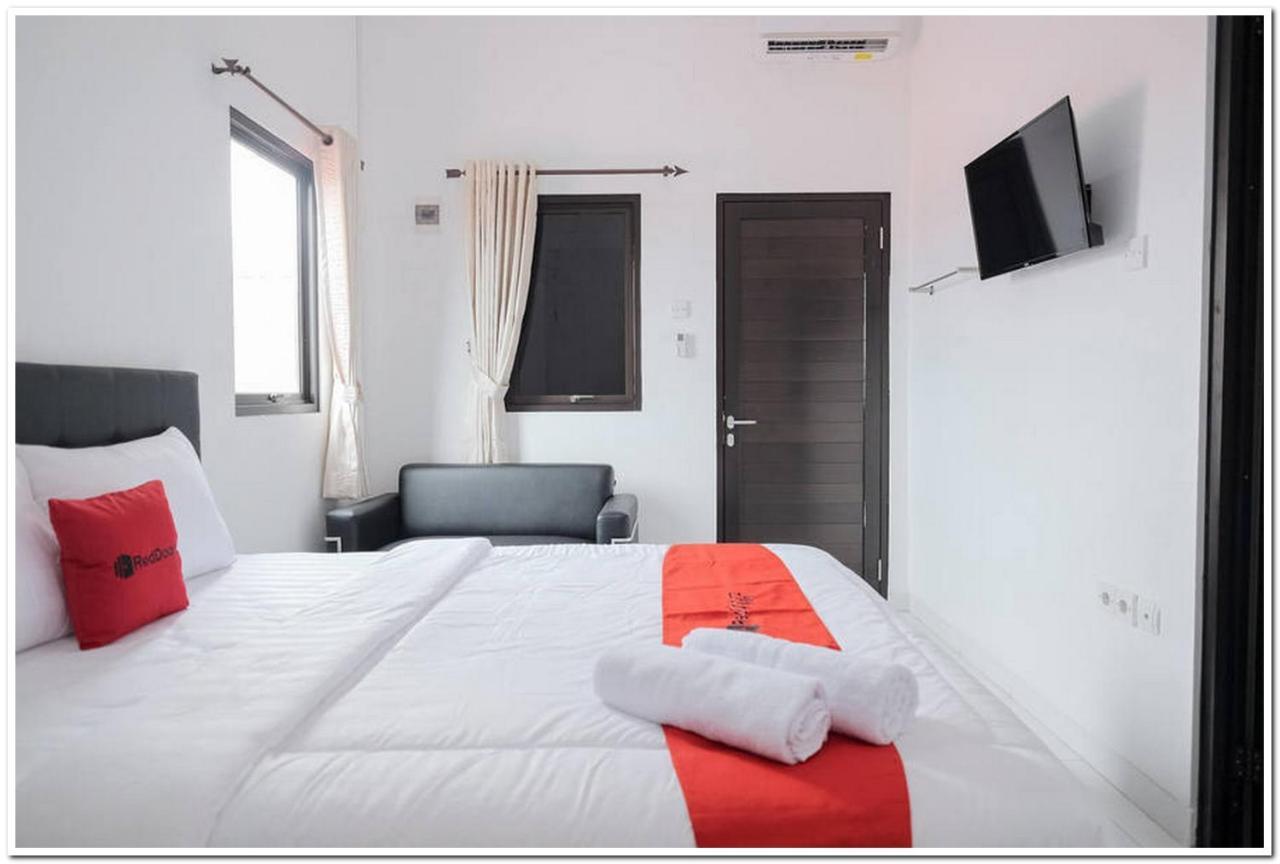 เรดดอร์ซ ใกล้โกตาตูอา 2 Hotel จาการ์ตา ภายนอก รูปภาพ